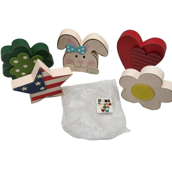 The Lakeside Collection Home Seasonal Wooden Decorative Signs Set of 5 - Picture 1 of 11